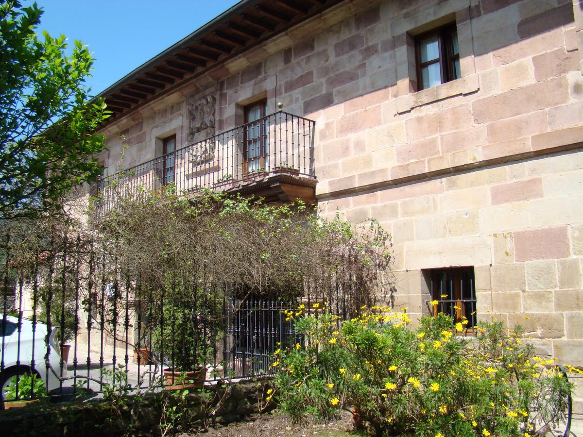 Casona De La Salceda Treceño Exterior foto