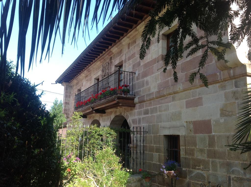 Casona De La Salceda Treceño Exterior foto