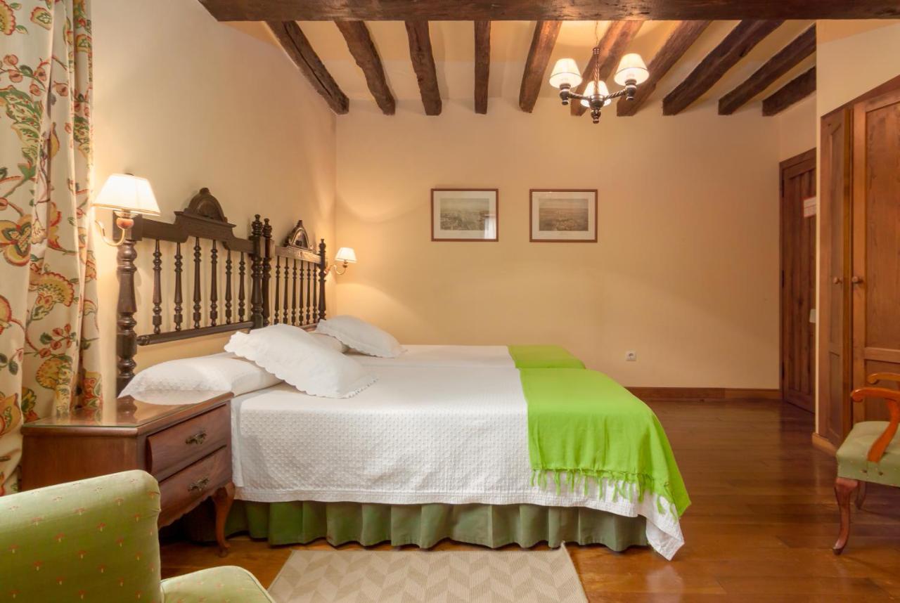 Casona De La Salceda Treceño Exterior foto