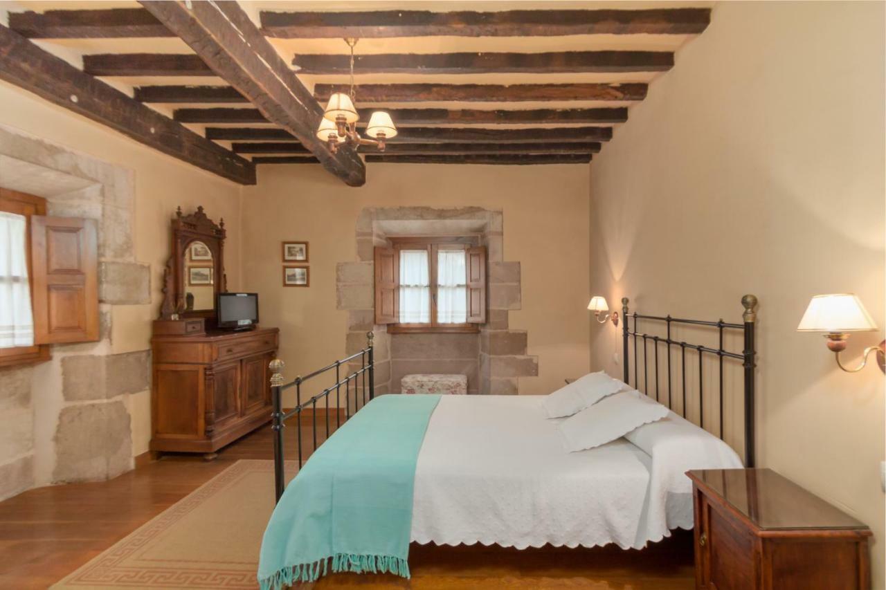 Casona De La Salceda Treceño Exterior foto